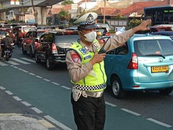 Lalin di Jl Letjen Suprapto Arah Senen Padat Pagi Ini