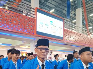 Keinginan Mulyoto Kuliah Setelah Tamat SMA Terwujud di Usia 61 Tahun Keinginan Mulyoto Kuliah Setelah Tamat SMA Terwujud di Usia 61 Tahun