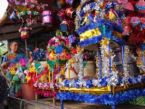 Meraup Rezeki di Balik Peringatan Maulid Nabi Muhammad