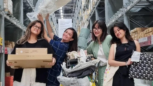 Awetnya Persahabatan Unik Novita Angie & Ersa Mayori, Menular ke Anak hingga Suami