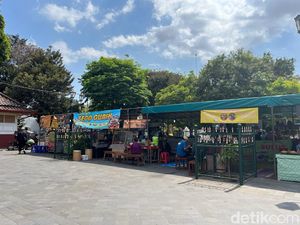 Berburu Makanan Khas Sekaten Jogja: Sego Gurih-Endog Abang Berburu Makanan Khas Sekaten Jogja: Sego Gurih-Endog Abang