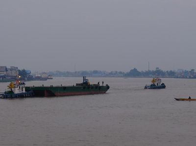 Duh, Langit Pontianak Gelap Diselimuti Kabut Asap