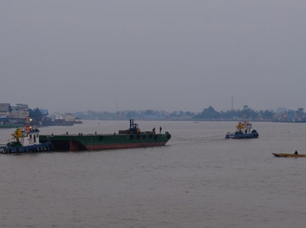 Duh, Langit Pontianak Gelap Diselimuti Kabut Asap