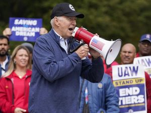 Biden Cetak Sejarah Jadi Presiden AS Pertama yang Ikut Aksi Demo