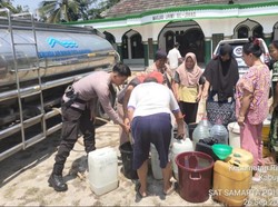 400 KK di Rancabungur Bogor Terdampak Kekeringan, Polisi Suplai Air Bersih