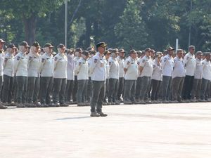 Satpol PP DKI Ucapkan Ikrar Netralitas dalam Pemilu 2024 di Monas