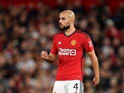 MU Mau Pulangkan Amrabat ke Fiorentina
