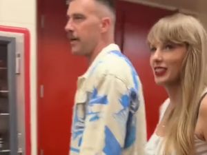 Taylor Swift Dapat Lampu Hijau dari Ibunda Travis Kelce Taylor Swift Dapat Lampu Hijau dari Ibunda Travis Kelce