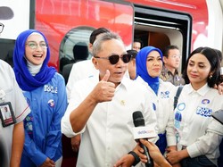 Perdana Jajal Kereta Cepat Whoosh, Zulhas: Lebih Efektif dan Efisien