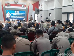 Peringati Maulid Nabi, Bhabinkamtibmas Tasik Unjuk Gigi dalam Berdakwah