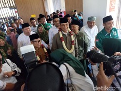 Anies-Cak Imin Safari Politik ke Banyuwangi, Disambut Emak-emak MANIS