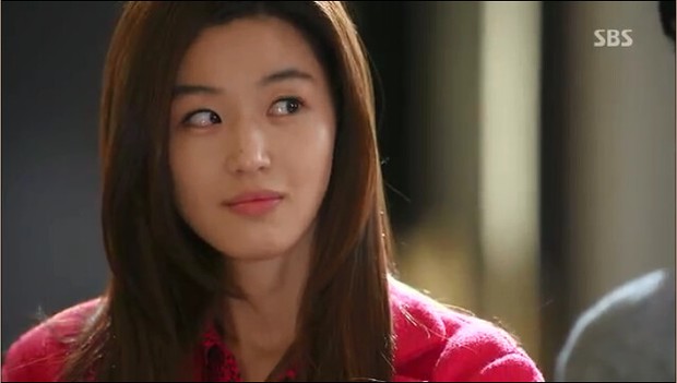 Cheon Song Yi (Jun Ji Hyun) /Foto: Courtesy of SBS Foto: Courtesy of SBS