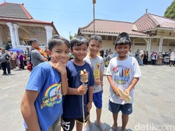 Cerita Anak-anak Antusias Merayah Gunungan Garebeg Mulud Keraton Jogja