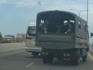 Kronologi Truk TNI Dihadang Mini Bus di Fly Over Amplas Medan Kronologi Truk TNI Dihadang Mini Bus di Fly Over Amplas Medan