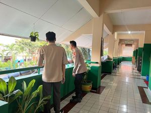 Kapolsek Mampang Sambangi SD, Imbau Siswa Tak Saling Bully