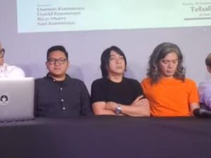 Kisruh Band TKoes dengan Keluarga Koes Plus Kisruh Band TKoes dengan Keluarga Koes Plus
