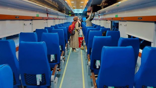 Kereta Ekonomi New Generation mulai beroperasi di rangkaian KA Jayabaya relasi Pasarsenen-Malang