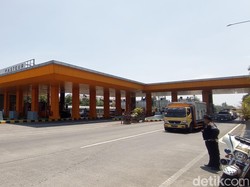Sempat Ditutup Imbas Demo Buruh, Tol Pasteur Kini Dibuka Lagi