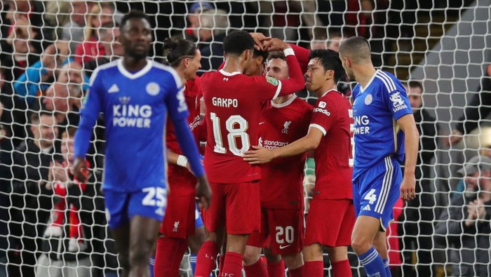 Soccer Football - Carabao Cup - Third Round - Liverpool v Leicester City - Anfield, Liverpool, Britain - September 27, 2023 Liverpools Diogo Jota celebrates scoring their third goal with teammates REUTERS/Chris Radburn NO USE WITH UNAUTHORIZED AUDIO, VIDEO, DATA, FIXTURE LISTS, CLUB/LEAGUE LOGOS OR LIVE SERVICES. ONLINE IN-MATCH USE LIMITED TO 45 IMAGES, NO VIDEO EMULATION. NO USE IN BETTING, GAMES OR SINGLE CLUB/LEAGUE/PLAYER PUBLICATIONS.