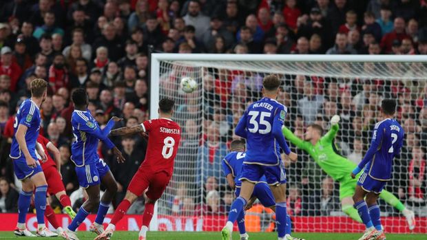 Soccer Football - Carabao Cup - Third Round - Liverpool v Leicester City - Anfield, Liverpool, Britain - September 27, 2023 Liverpool's Dominik Szoboszlai scores their second goal REUTERS/Chris Radburn NO USE WITH UNAUTHORIZED AUDIO, VIDEO, DATA, FIXTURE LISTS, CLUB/LEAGUE LOGOS OR 'LIVE' SERVICES. ONLINE IN-MATCH USE LIMITED TO 45 IMAGES, NO VIDEO EMULATION. NO USE IN BETTING, GAMES OR SINGLE CLUB/LEAGUE/PLAYER PUBLICATIONS.