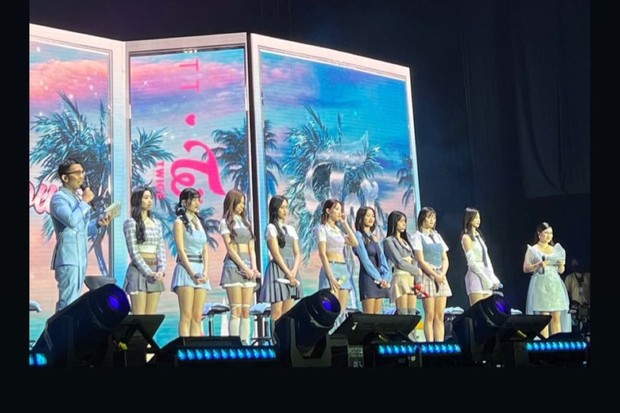 Meet and Greet Scarlett X TWICE Shine With You/ Foto: instagram.com/indraherlambang Meet and Greet Scarlett X TWICE Shine With You