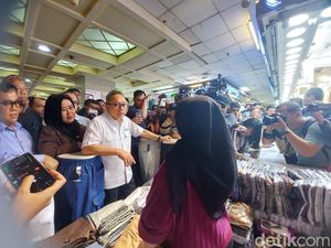 Zulhas ke Tanah Abang, Pedagang Curhat hingga Teriak Sepi karena TikTok