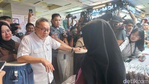 Momen Pedagang Tanah Abang Curhat ke Zulhas Keluhkan TikTok Shop