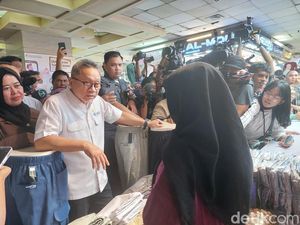 Momen Pedagang Tanah Abang Curhat ke Zulhas Keluhkan TikTok Shop