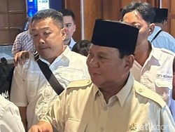 Dua Bacapres Berebut Restu Ulama Jatim