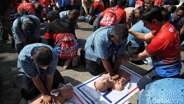 Ramai-ramai Belajar CPR di Hari Jantung Sedunia