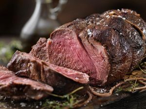 Waspada! Daging Steak yang Nikmat Bisa Jadi Haram, Ini Sebabnya Waspada! Daging Steak yang Nikmat Bisa Jadi Haram, Ini Sebabnya