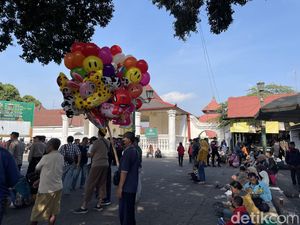 Jelang Garebeg Mulud Keraton Jogja, Warga Mulai Padati Kompleks Masjid Gedhe Jelang Garebeg Mulud Keraton Jogja, Warga Mulai Padati Kompleks Masjid Gedhe