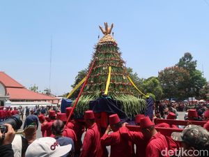 Potret Meriahnya Garebeg Mulud Keraton Jogja Potret Meriahnya Garebeg Mulud Keraton Jogja