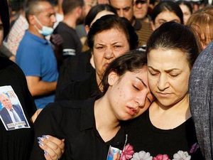 Duka Pengantin Irak yang Pernikahannya Tewaskan 113 Orang, Hadir di Pemakaman Duka Pengantin Irak yang Pernikahannya Tewaskan 113 Orang, Hadir di Pemakaman