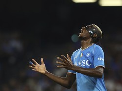 Memuji Profesionalisme Osimhen untuk Napoli di Tengah Konflik