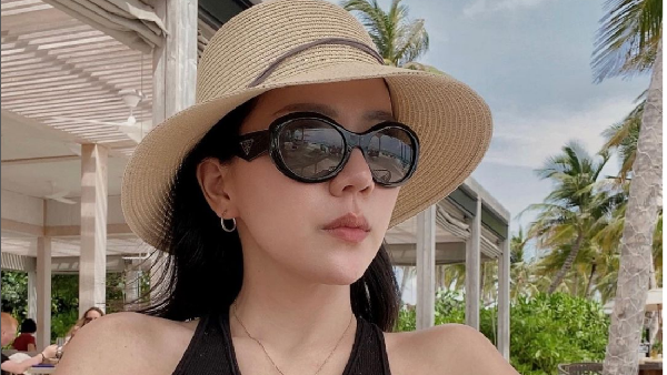 7 Potret Vila Agnes Jennifer Saat Liburan di Maldives, Rp 160 Juta per Malam