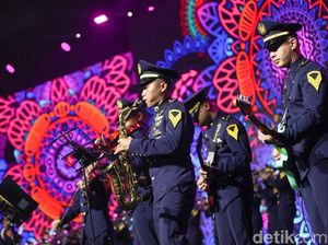 BrassBand PTDI STTD Tampil Spektakuler di Hub Space 2023