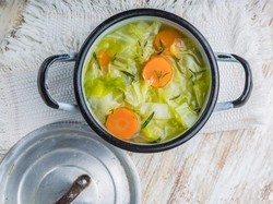 Diet Sup Ampuh Turunkan BB Lewat Makan Sup Setiap Hari? Ini Faktanya