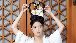 7 Gaya Jisoo BLACKPINK Jadi Bidadari di Film Dr. Cheon and Lost Talisman