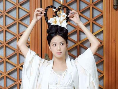 7 Gaya Jisoo BLACKPINK Jadi Bidadari di Film Dr. Cheon and Lost Talisman