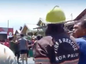 Heboh Petugas Damkar Palu Adu Jotos dengan Preman Saat Padamkan Kebakaran Heboh Petugas Damkar Palu Adu Jotos dengan Preman Saat Padamkan Kebakaran