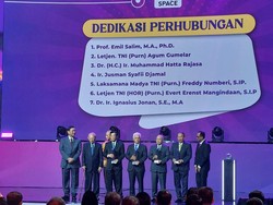 7 Mantan Menhub & 4 Rektor Dapat Penghargaan Spesial di Hub Space KAI Expo 2023