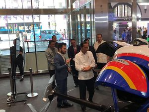 Hadir di Hub Space 2023, Mobil Terbang Rudy Salim Curi Perhatian Jokowi