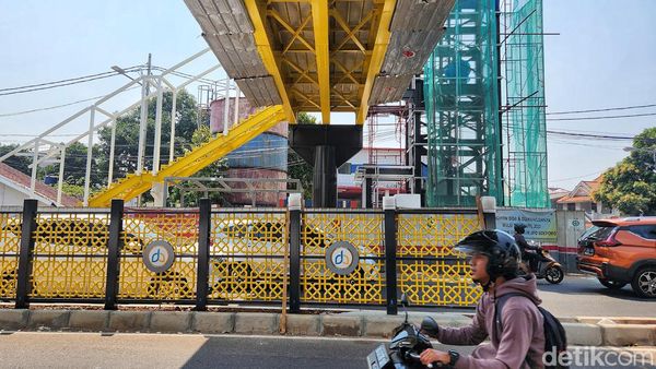 JPO Soepomo Tebet Hampir Rampung, Ada Lift di Kedua Sisi