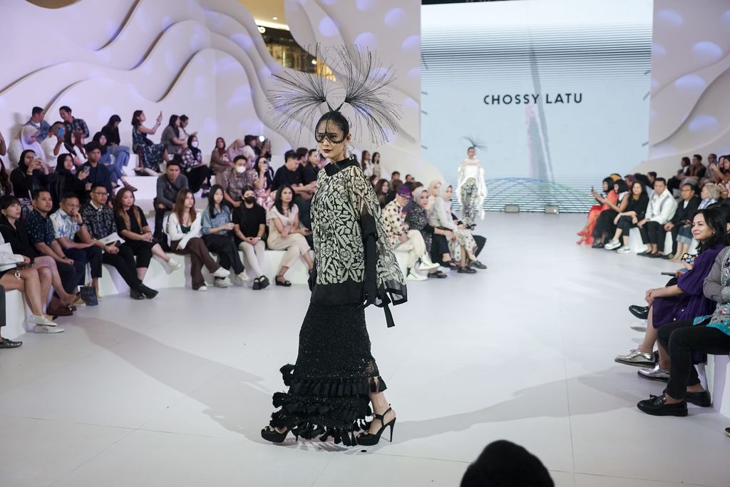 Karya Chossy Latu di koleksi KAART JAGAT