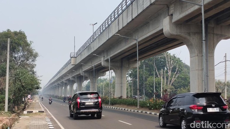 Warga Palembang Keluhkan Asap Karhutla Bikin Asma Kambuh dan Batuk