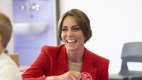 7 Potret Kate Middleton Tampil Fresh dengan Rambut Baru, Kini Berponi Chic