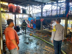 Kebakaran Kandang di Blitar, 8 Ribu Ayam Broiler Terpanggang Kebakaran Kandang di Blitar, 8 Ribu Ayam Broiler Terpanggang