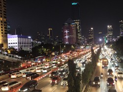Lalin Kawasan Semanggi dan Tol Dalam Kota Macet Malam Ini