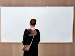 Seniman Denmark Digugat karena Serahkan Kanvas Kosong ke Museum Seniman Denmark Digugat karena Serahkan Kanvas Kosong ke Museum